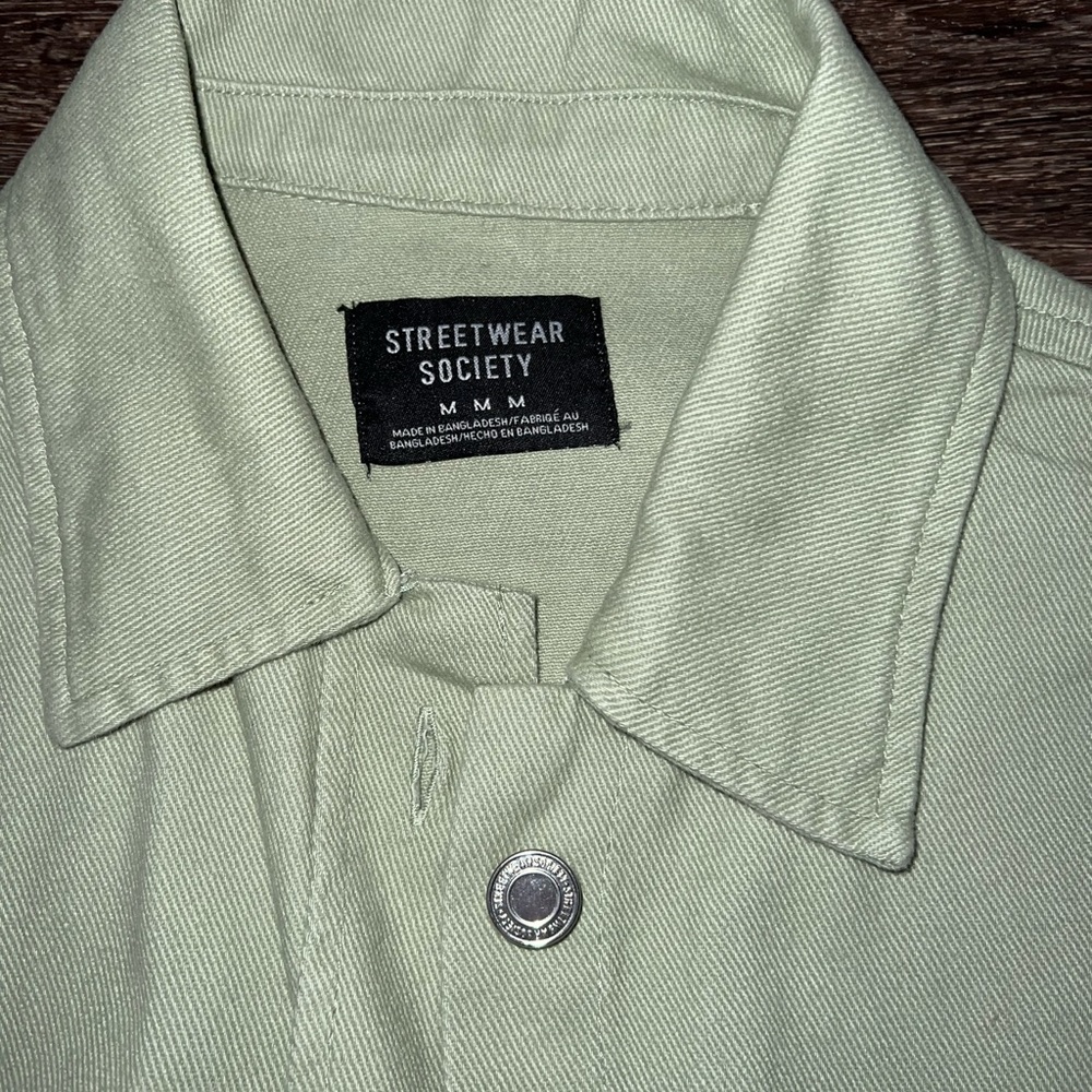 green button up shacket - Picture 2 of 3